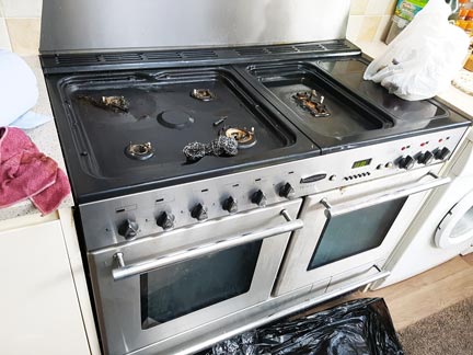 oven cleaning lee