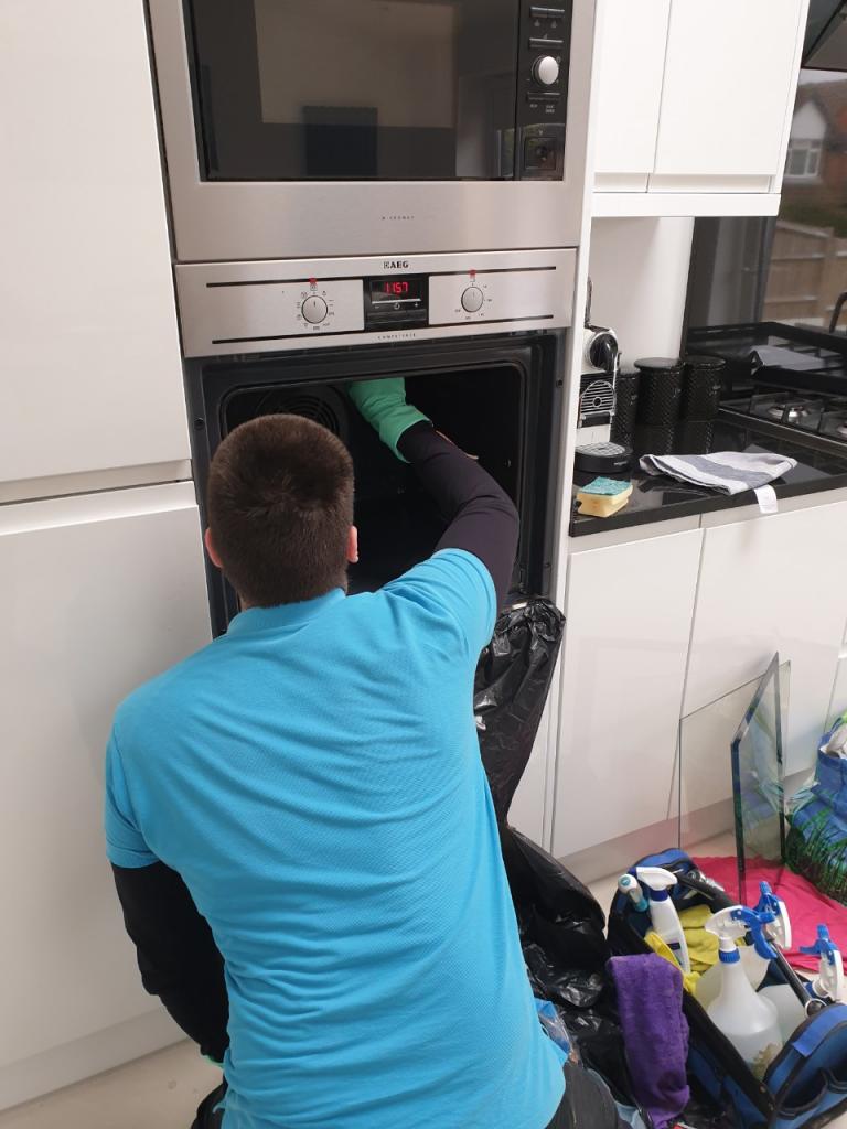 end of tenancy oven cleaning