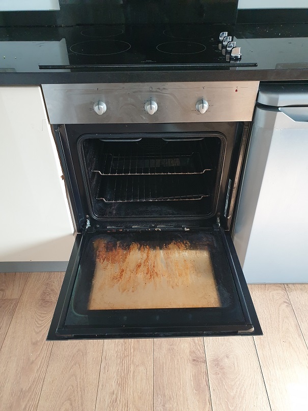 Oven dirty small